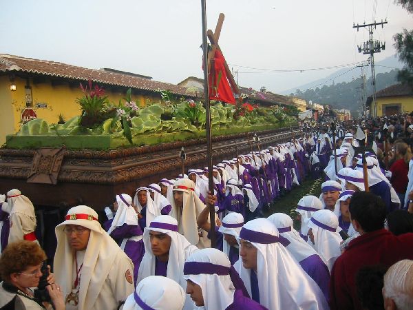 Procession1.JPG