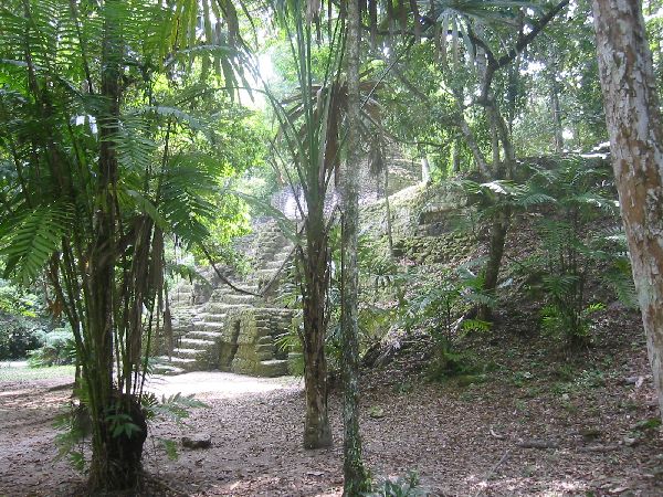 tikal_ruins2.JPG